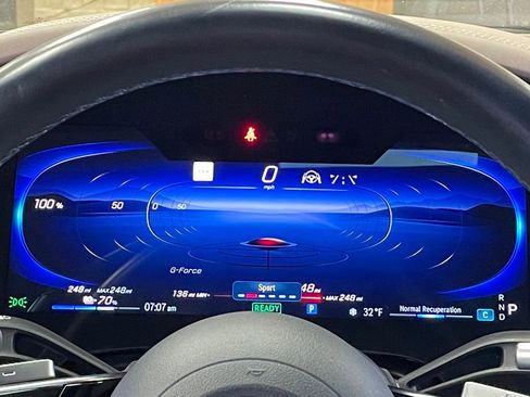 Used 2022 Mercedes-Benz EQS 580 4MATIC Sedan image 30