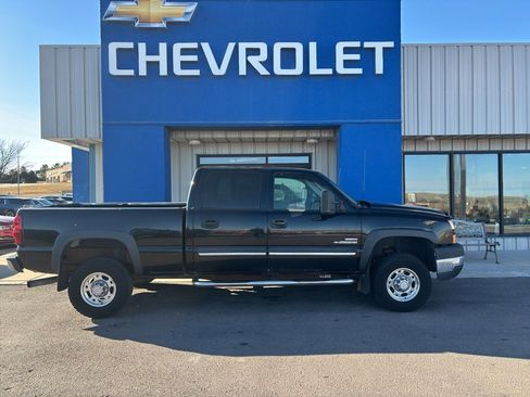 Used 2006 Chevrolet Silverado 2500 LT w/ Heavy-Duty Power Package image 5