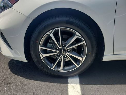 Used 2023 Kia Forte LXS w/ LXS Technology Package FWD image 17