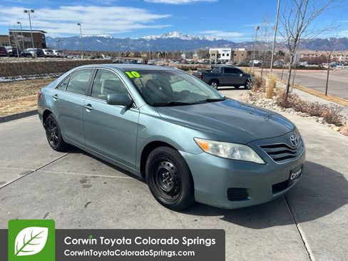 Used 2010 Toyota Camry image 1