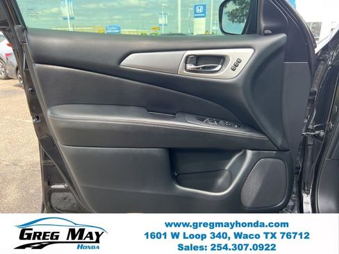 Used 2019 Nissan Pathfinder SL AWD/4WD image 22