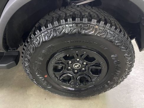 Certified 2022 Ford Bronco Wildtrak image 11
