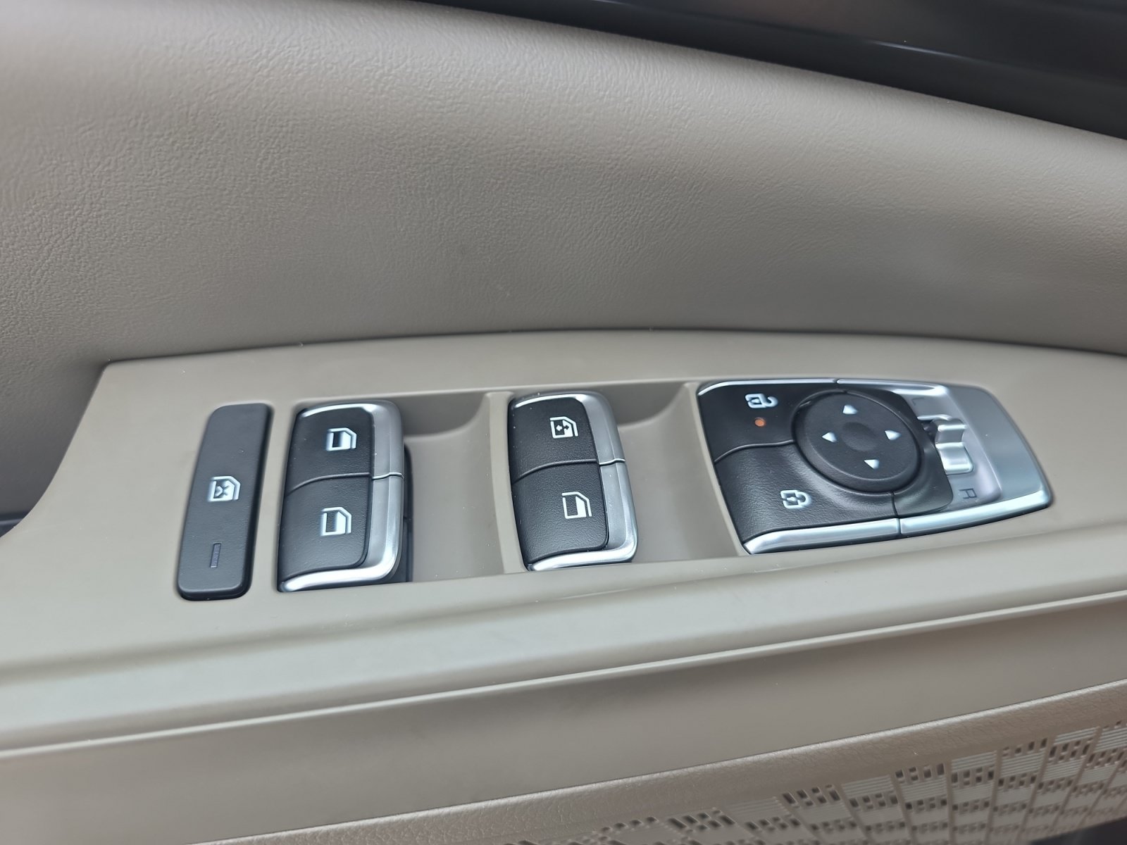 Certified 2026 Kia Carnival FWD image 27