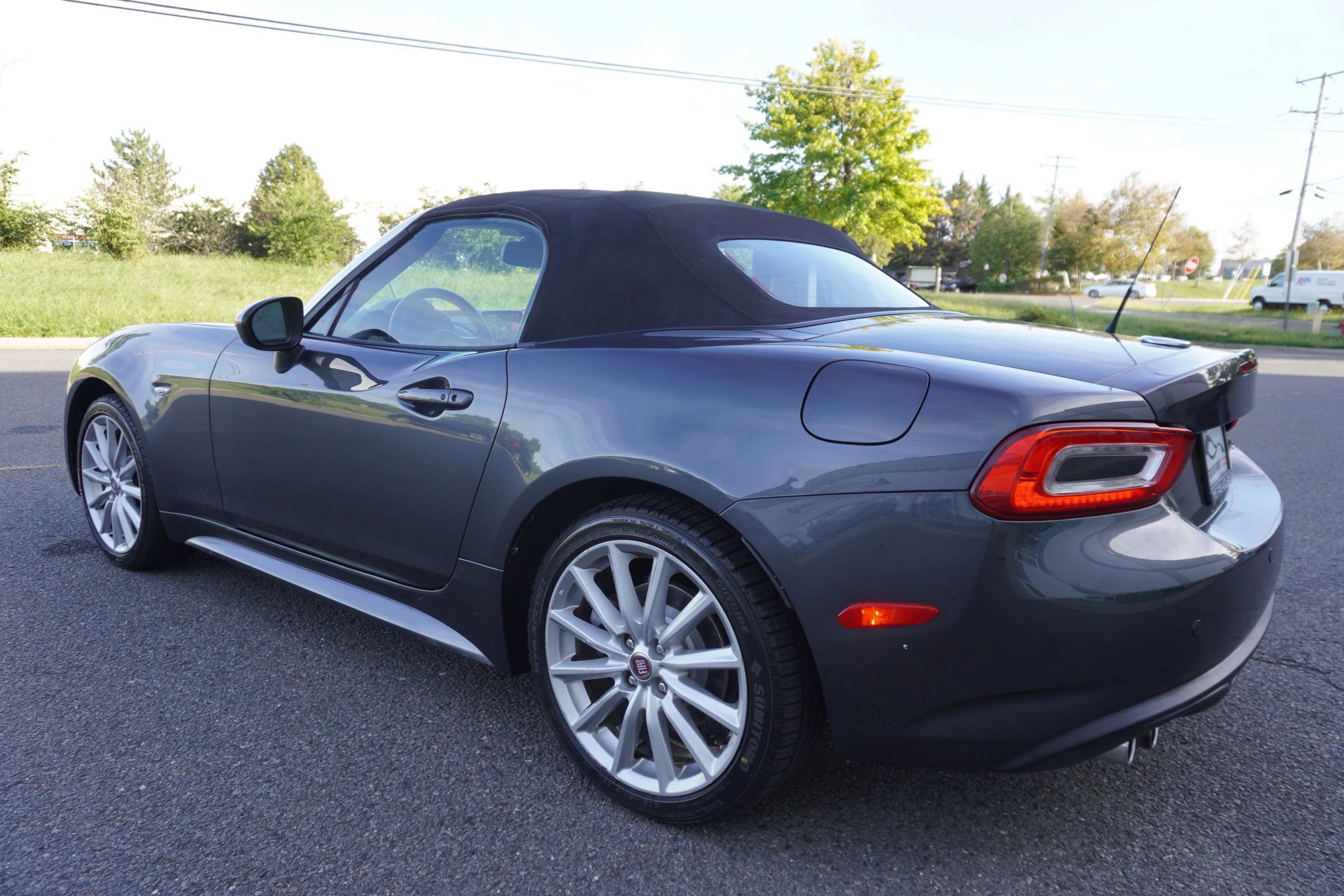 Used 2017 FIAT 124 Spider Lusso RWD image 5