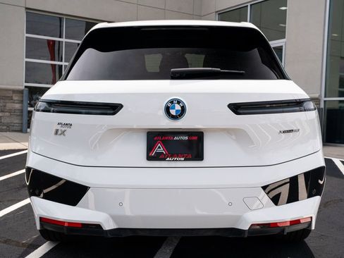 Used 2024 BMW iX xDrive50 w/ Sport Package AWD/4WD image 17