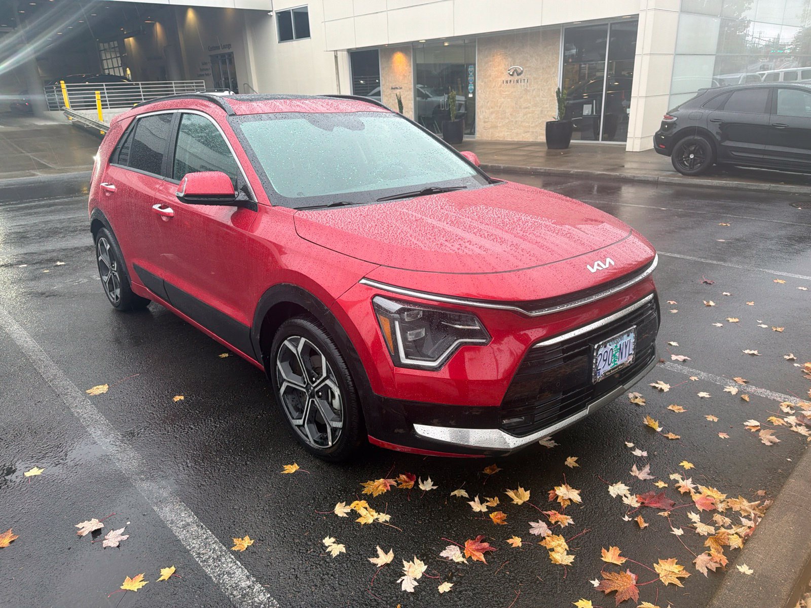 Used 2023 Kia Niro SX Touring FWD image 3
