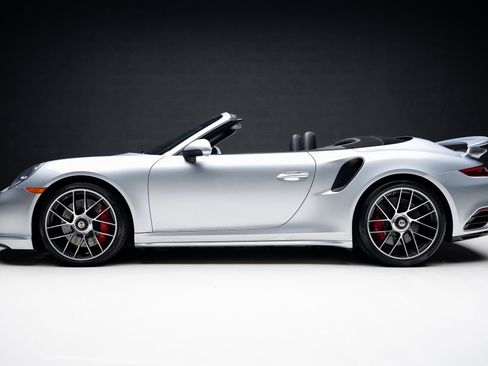Used 2017 Porsche 911 Turbo image 20