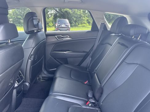 Used 2025 Kia Sportage EX FWD image 23