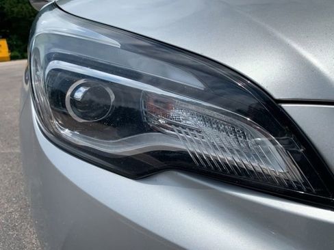 Used 2019 Buick Envision Essence FWD image 12