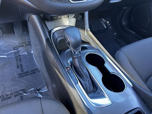 Used 2021 Chevrolet Malibu LT image 25