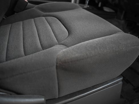 Used 2018 Nissan Frontier S image 30