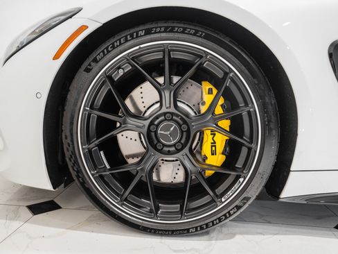 Used 2025 Mercedes-Benz AMG GT 63 image 15