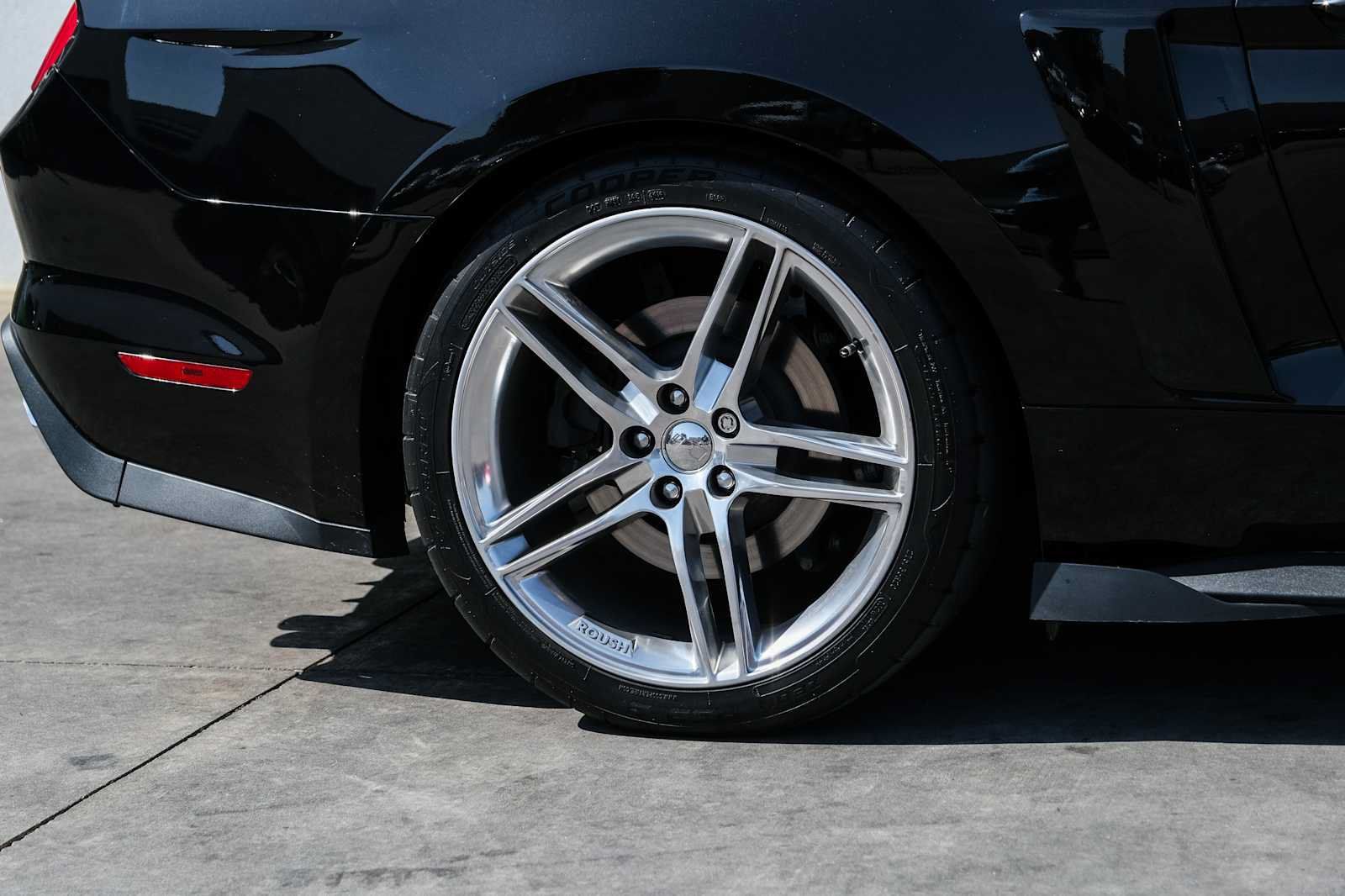 Used 2016 Ford Mustang GT Premium w/ GT Performance Package RWD image 15