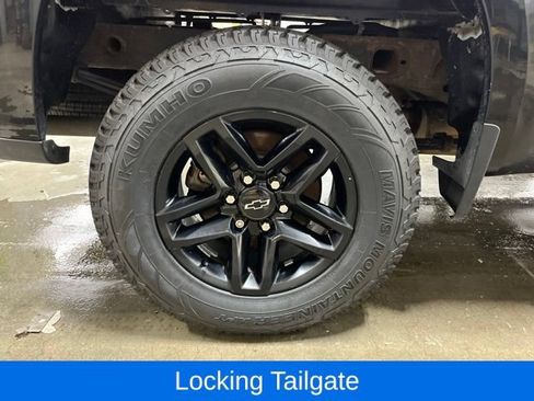 Used 2019 Chevrolet Silverado 1500 Custom Trail Boss w/ Custom Convenience Package AWD/4WD image 21