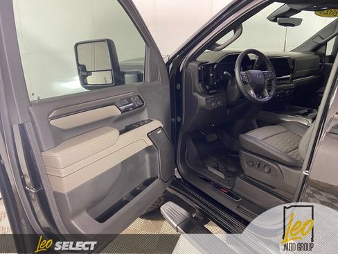 Used 2026 Chevrolet Silverado 2500 ZR2 AWD/4WD image 11