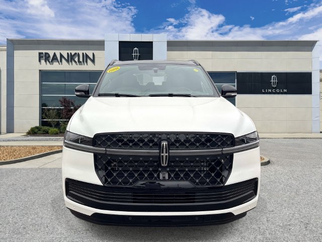 New 2027 Lincoln Navigator L Black Label AWD/4WD image 2