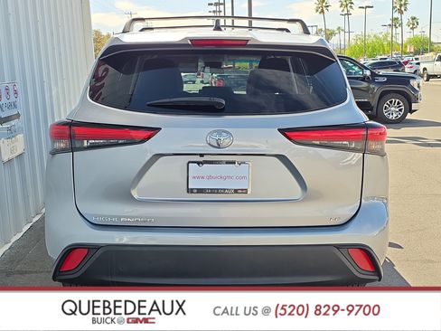 Used 2023 Toyota Highlander LE image 6