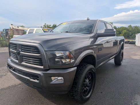 Used 2017 RAM 2500 Big Horn w/ Sport Appearance Group AWD/4WD image 2
