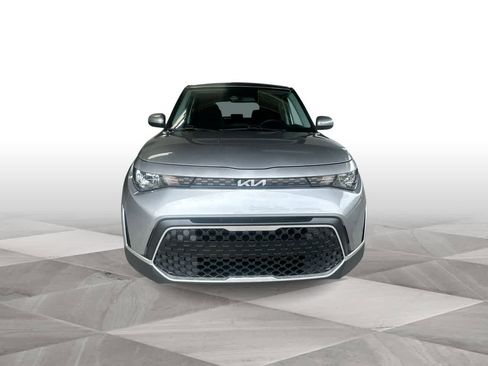 Used 2025 Kia Soul LX w/ LX Technology Package FWD image 3