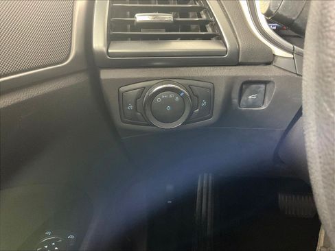 Used 2016 Ford Fusion SE FWD image 15