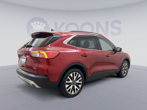 Used 2020 Ford Escape Titanium image 5