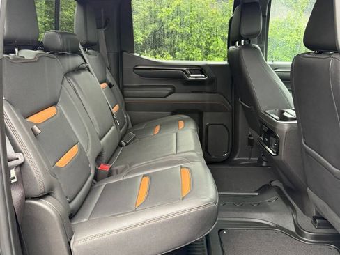 Used 2024 GMC Sierra 1500 AT4 w/ Technology Package AWD/4WD image 23