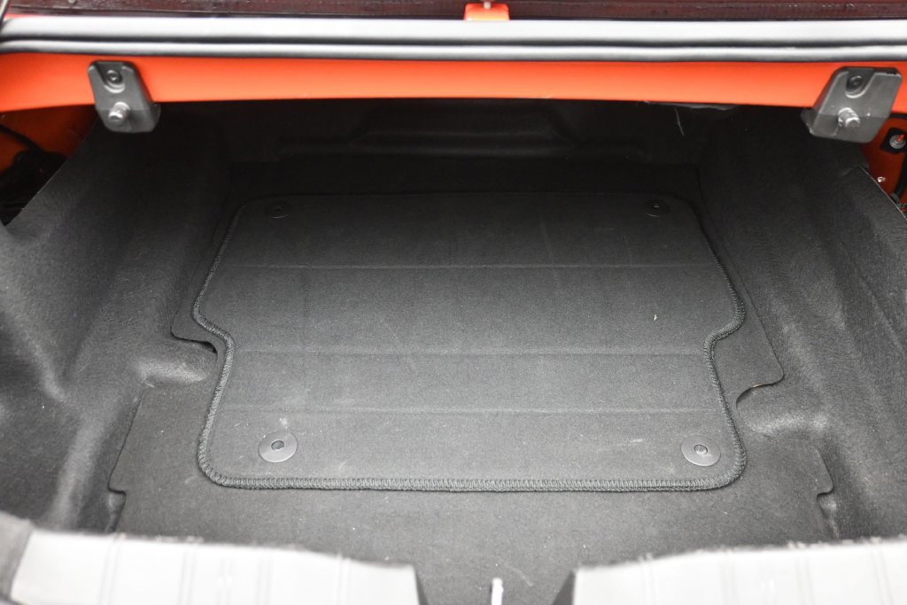 Used 2021 Chevrolet Camaro LT RWD image 11