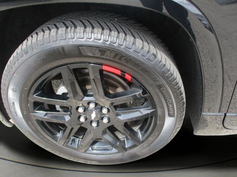 Used 2019 Chevrolet Traverse Premier w/ Redline Edition AWD/4WD image 40