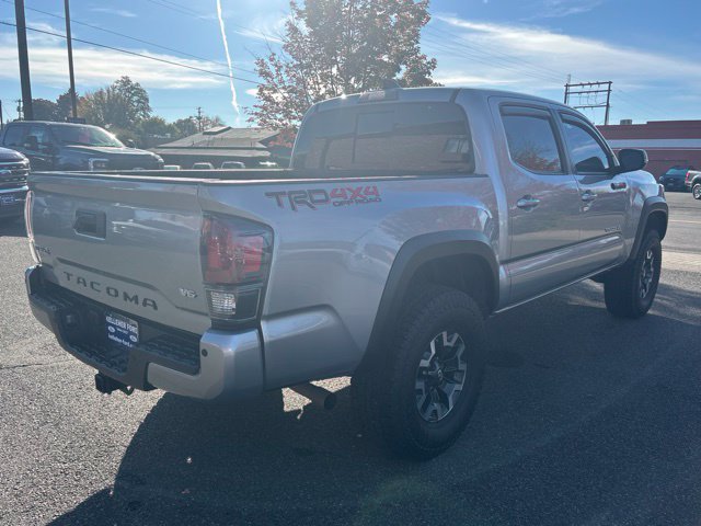 Used 2020 Toyota Tacoma TRD Off-Road w/ TRD Premium Off Road Package AWD/4WD image 4