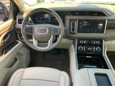 Used 2024 GMC Yukon Denali w/ Advanced Technology Package RWD image 24