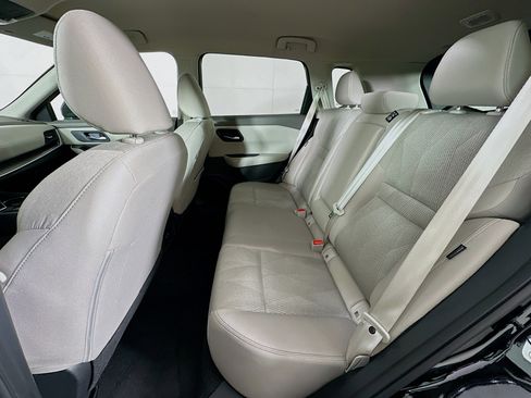 Used 2025 Nissan Rogue SV image 26