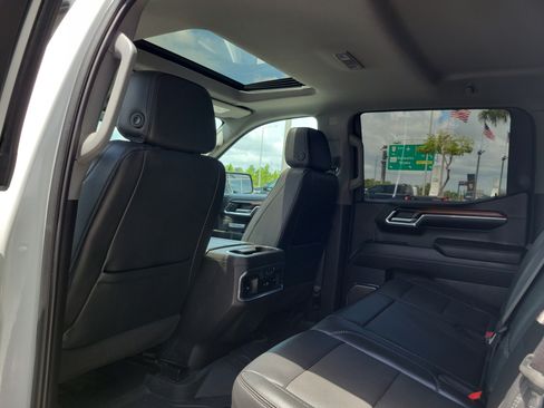 Used 2024 GMC Sierra 1500 Denali w/ Technology Package AWD/4WD image 16