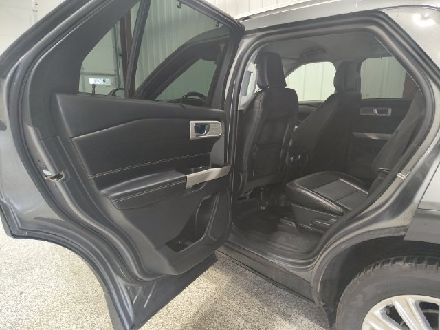 Used 2022 Ford Explorer Limited w/ Equipment Group 301A AWD/4WD image 14