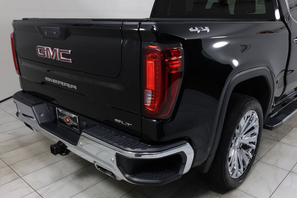 Used 2023 GMC Sierra 1500 SLT w/ SLT Premium Package AWD/4WD image 42