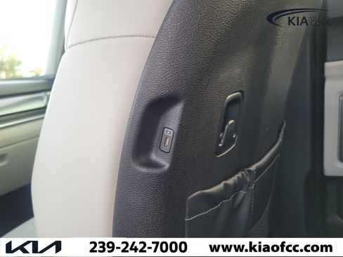 Certified 2025 Kia Telluride S FWD image 18