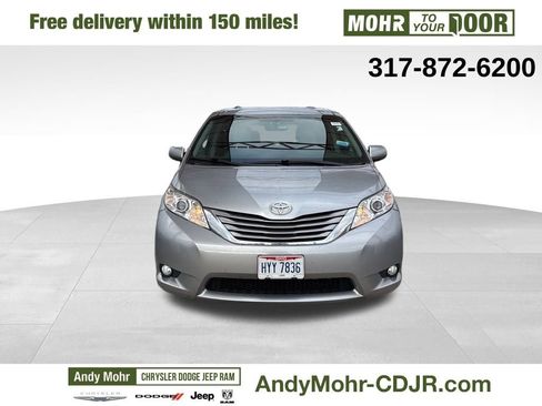 Used 2017 Toyota Sienna XLE image 2