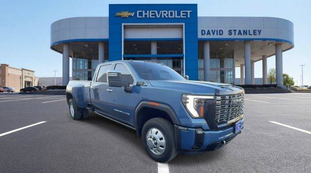 Used 2026 GMC Sierra 3500 Denali Ultimate AWD/4WD image 2