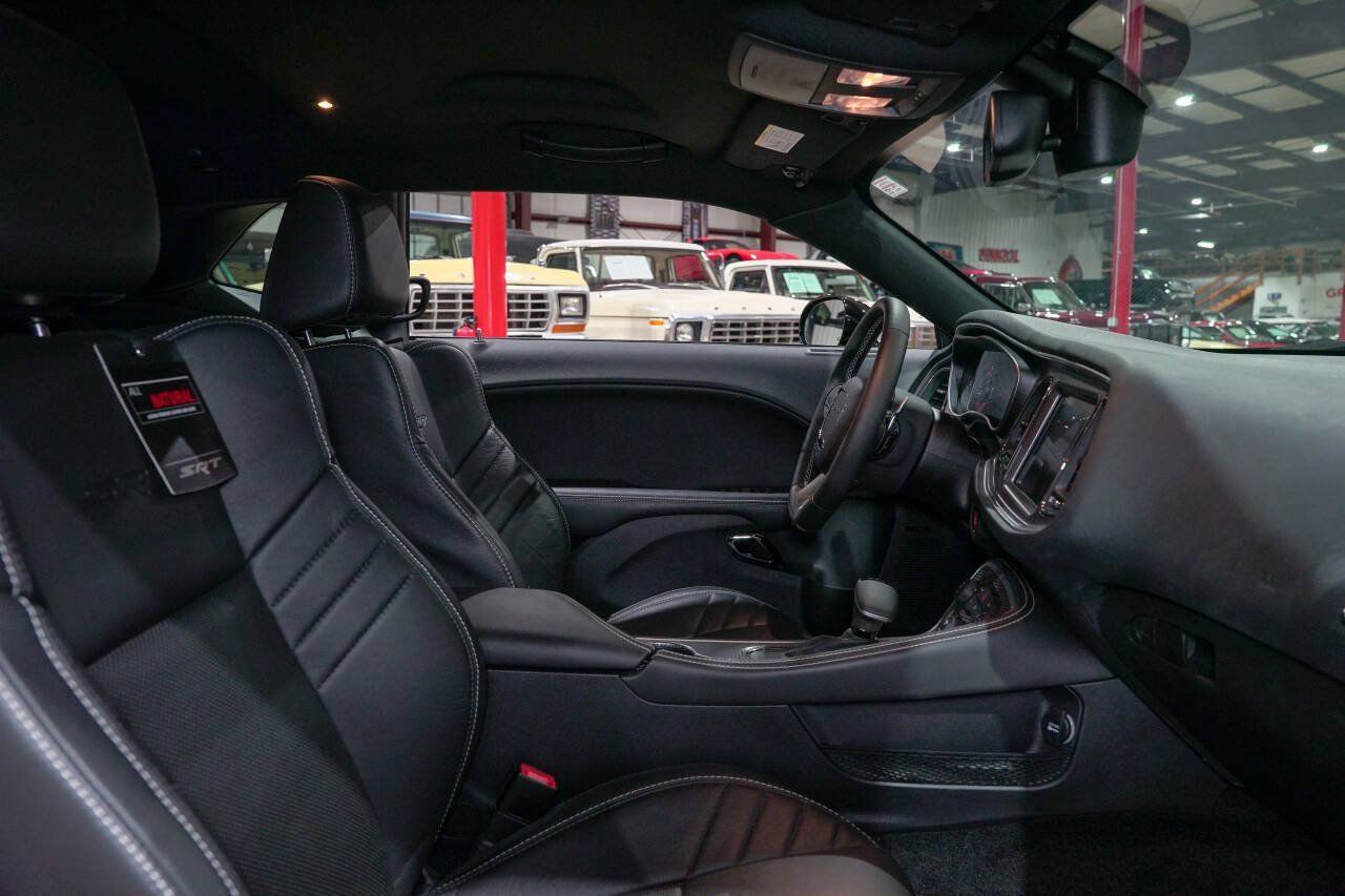 Used 2016 Dodge Challenger SRT Hellcat RWD image 36