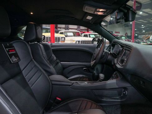 Used 2016 Dodge Challenger SRT Hellcat RWD image 36