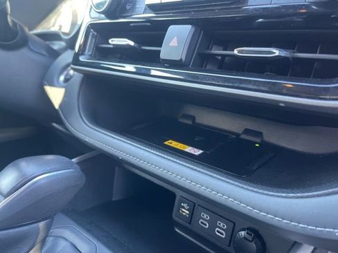 Used 2024 Toyota Highlander XLE image 23