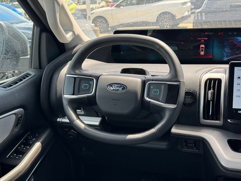 Certified 2025 Ford Expedition Active AWD/4WD image 21