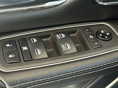 Used 2022 RAM 1500 Laramie AWD/4WD image 15