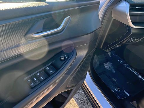 Used 2025 Jeep Grand Cherokee L Altitude image 15