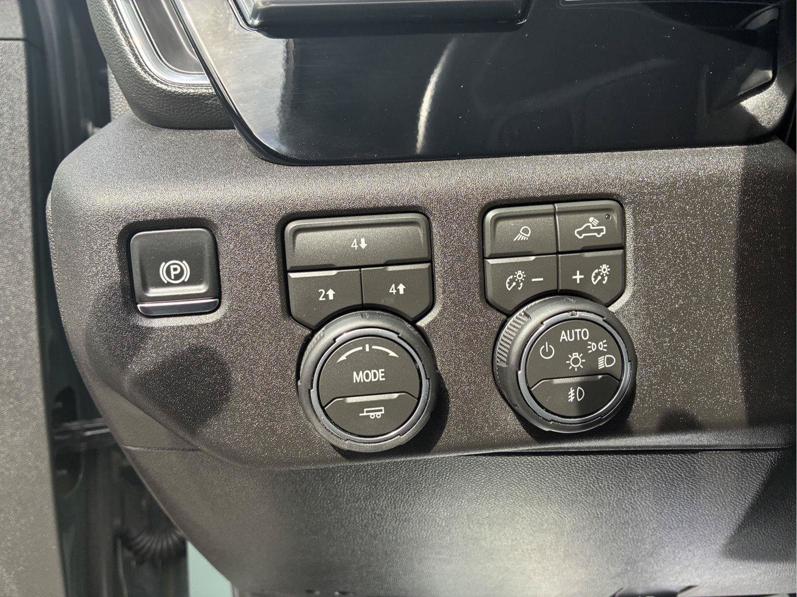 Used 2026 Chevrolet Silverado 3500 LT w/ Trail Boss Package AWD/4WD image 22