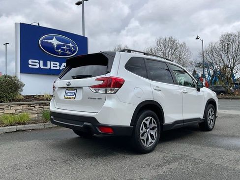 Certified 2024 Subaru Forester Premium image 8