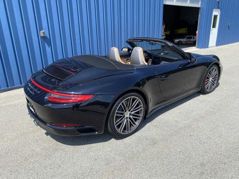 Used 2017 Porsche 911 Carrera 4S image 4
