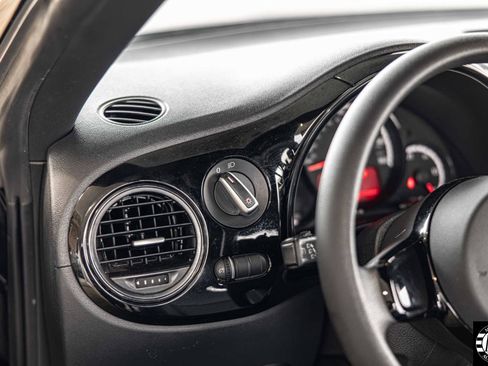 Used 2016 Volkswagen Beetle 1.8T image 10