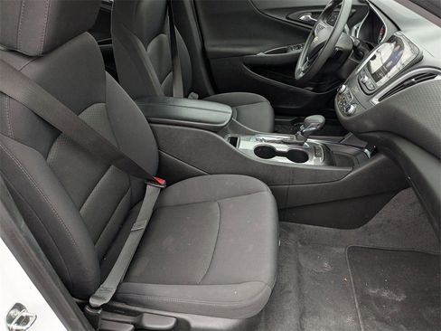 Used 2024 Chevrolet Malibu LT image 38