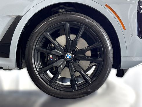 Used 2024 BMW X7 xDrive40i w/ M Sport Package AWD/4WD image 12