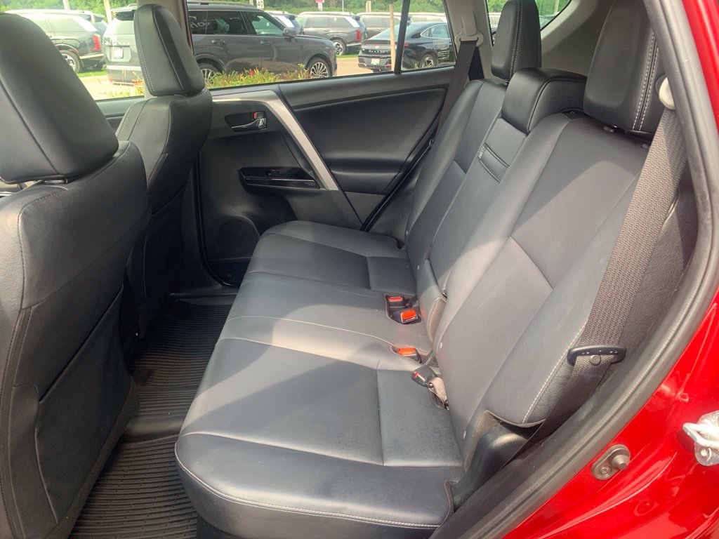 Used 2018 Toyota RAV4 Limited w/ Advanced Technology Package AWD/4WD image 30